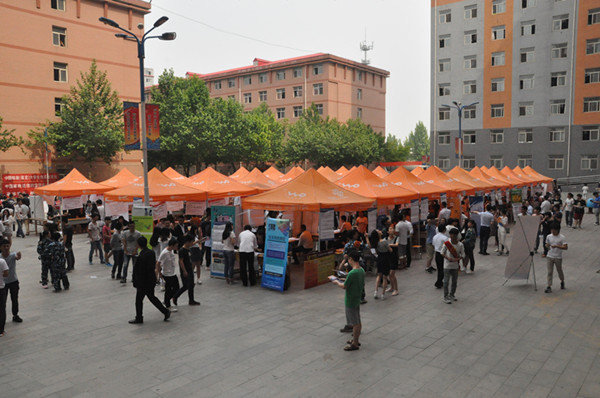 必赢成功举办2016年春季校园双选会