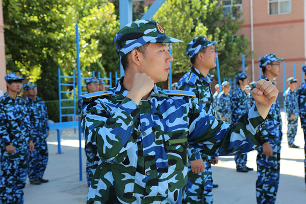 【军训集锦】苦中见精神 累中有作为