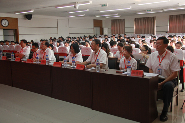 必赢召开2016年校级教育教学成果奖展示评审会