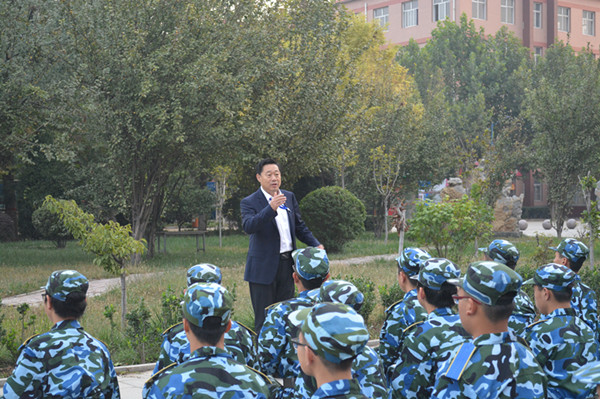 公司领导视察必赢预备役连训练情况