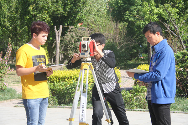 必赢2016年度十大校园新闻图片