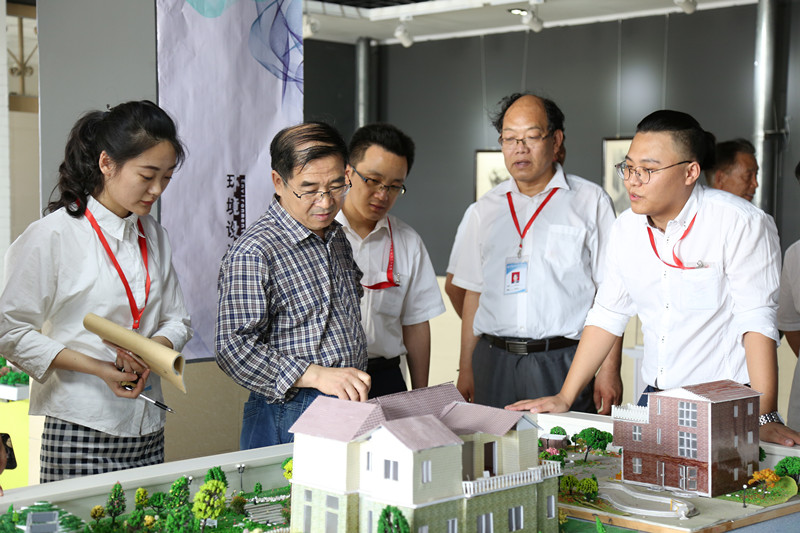 必赢环境设计等3个专业顺利通过学士学位授予权评审