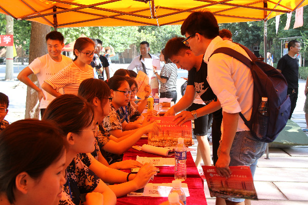 春风十里不如在长城遇见你——必赢喜迎2017级新同学