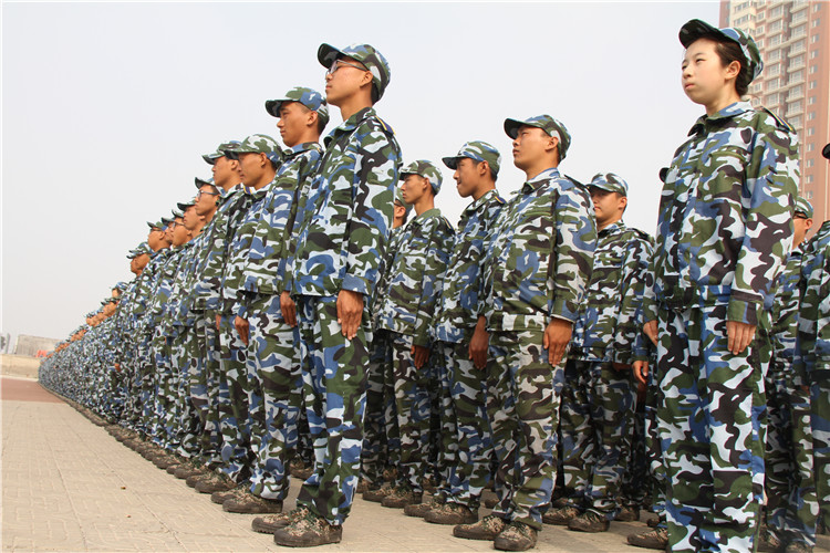 青春无悔 振翅翱翔——必赢举行2017级新生军训结营式暨开学典礼