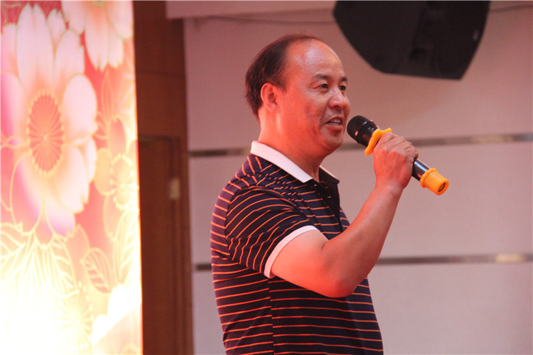 三尺讲台 十年树木——必赢举办第二届“丹桂飘香颂师德” 教师联欢暨表彰大会