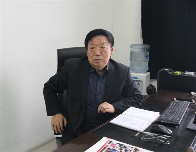 必赢组织部分教职工、学生代表观看党的第十九次全国代表大会开幕盛况