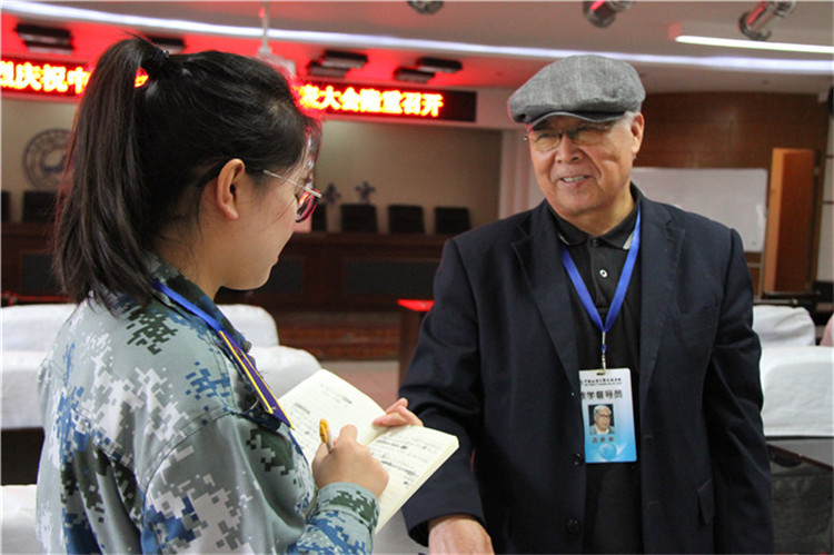 必赢组织部分教职工、学生代表观看党的第十九次全国代表大会开幕盛况