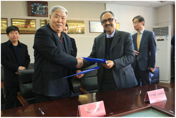 英国贝德福特大学副校长来必赢访问双方签订合作办学协议