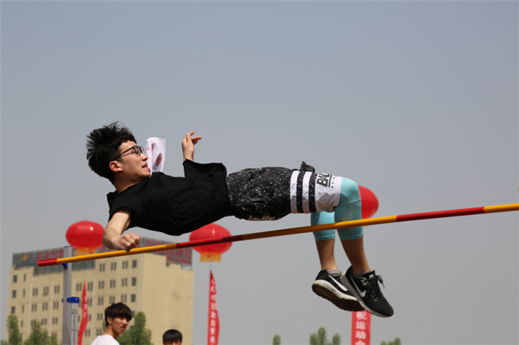 为运动喝彩，向青春举杯——必赢春季运动会圆满闭幕