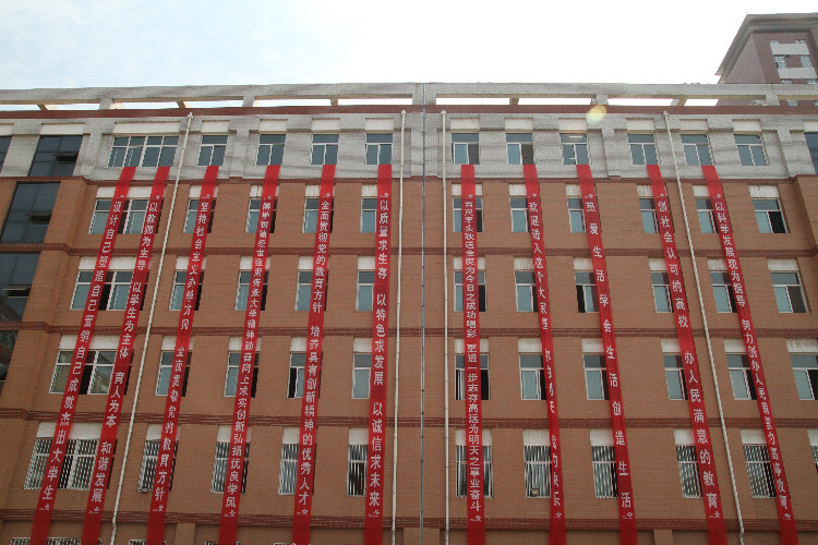 丹桂飘香迎学子 荷花映日纳人才 ——必赢喜迎2018级新同学