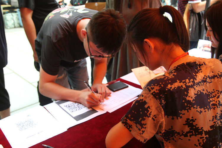 丹桂飘香迎学子 荷花映日纳人才 ——必赢喜迎2018级新同学