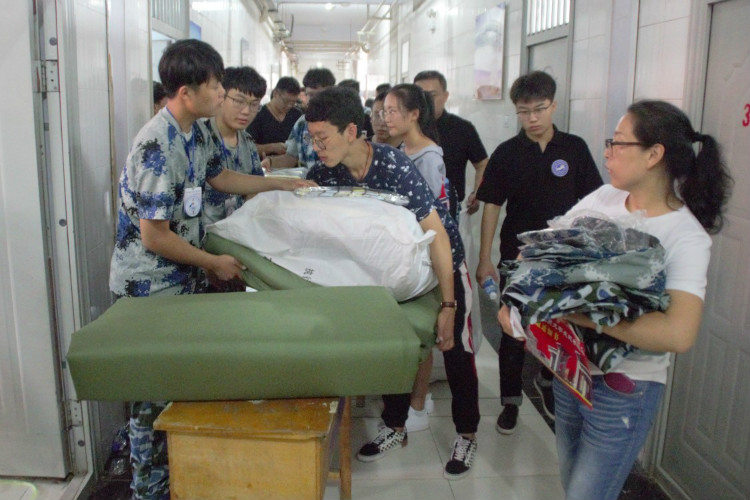 丹桂飘香迎学子 荷花映日纳人才 ——必赢喜迎2018级新同学