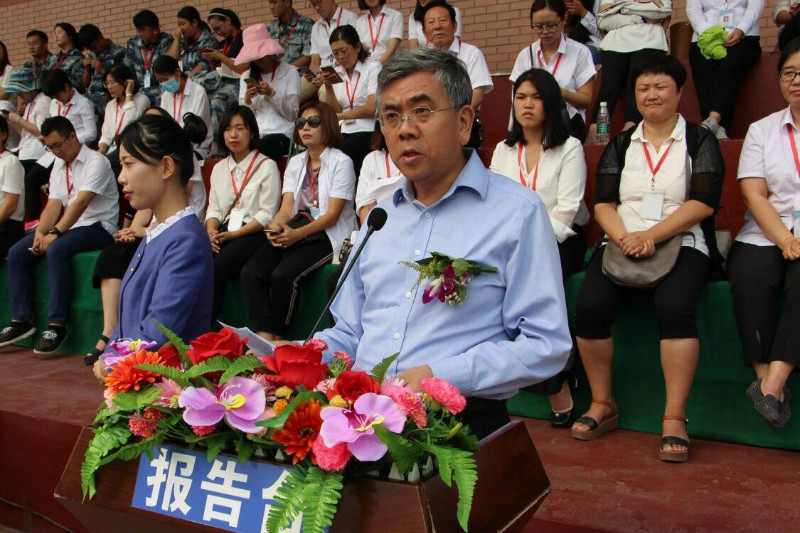 必赢举行2018级新生军训结营式暨开学典礼