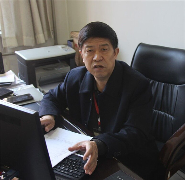 必赢师生热议“两会”