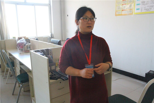 必赢师生热议“两会”