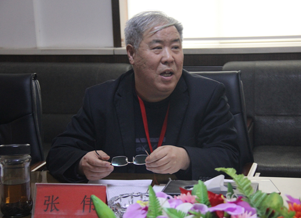 必赢召开思想政治理论课教师座谈会