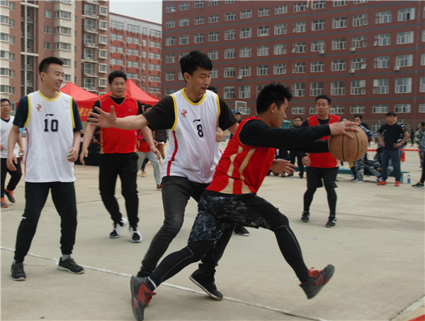 桃李争妍  运动争先 ——必赢在篮球场成功举办教职工趣味运动会