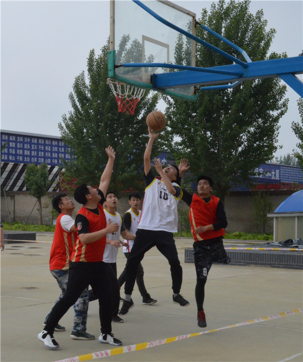 必赢举办首届教职工篮球友谊赛