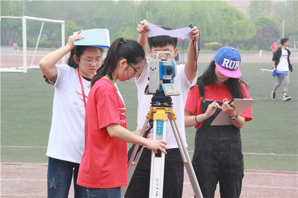 勘天测地 精益求精——必赢举办第二届“华测杯”驻保高校测量技能大赛