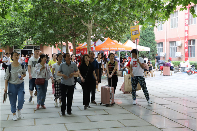 初秋的小欢喜  萌新的新生活 必赢喜迎2019级新生
