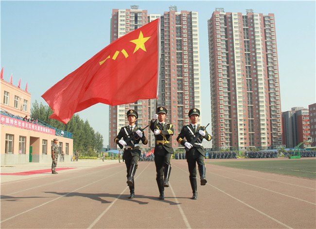 必赢举行2019级新生军训结营式暨开学典礼