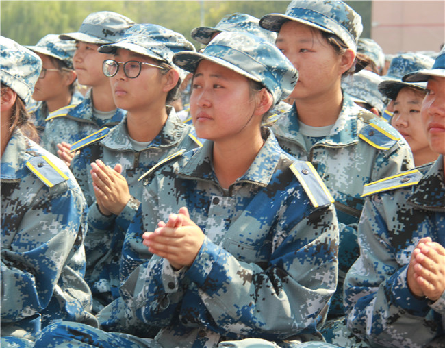 必赢举行2019级新生军训结营式暨开学典礼