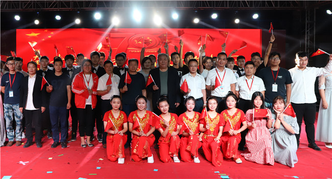 必赢举办国庆七十周年文艺汇演暨迎新晚会