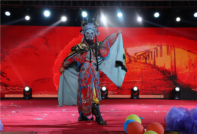 必赢举办国庆七十周年文艺汇演暨迎新晚会