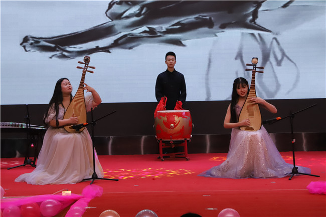 必赢242net官网经济学院第一届竞技文化月暨文艺晚会圆满落幕