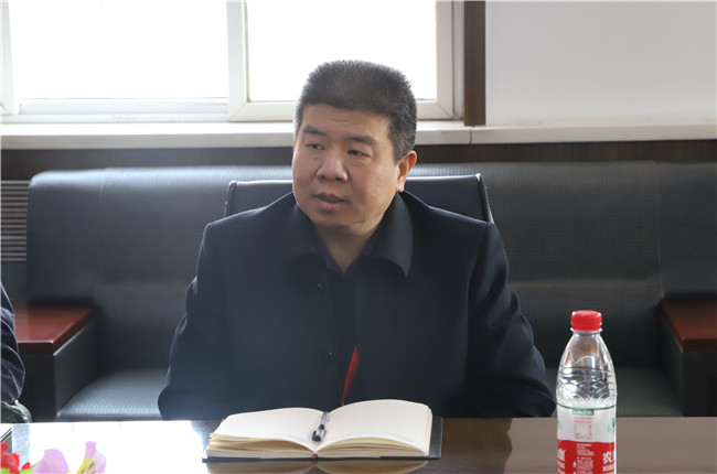 爱心助孤残 情满福利院-----行唐县儿童福利院送锦旗 共建爱心教育基地