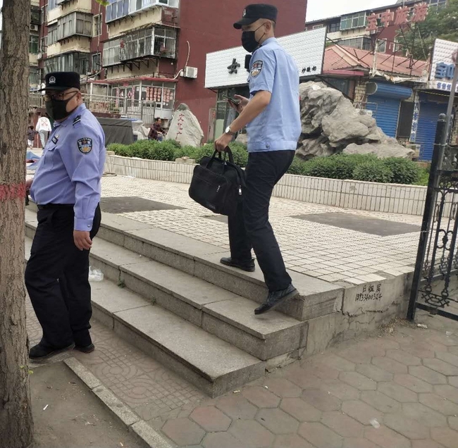 必赢李彬同学拾金不昧受表扬---归还失主现金壹万元  拒收金钱回报