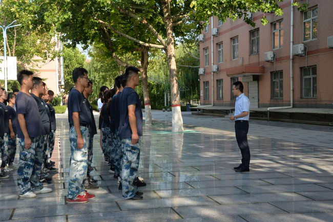 苦中作乐 收获“硕果”---2020级新生辅导员军训考核篇