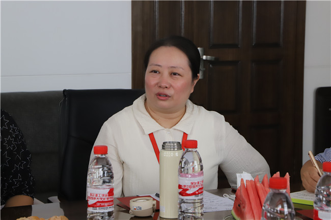 必赢召开第36个教师节教师代表座谈会