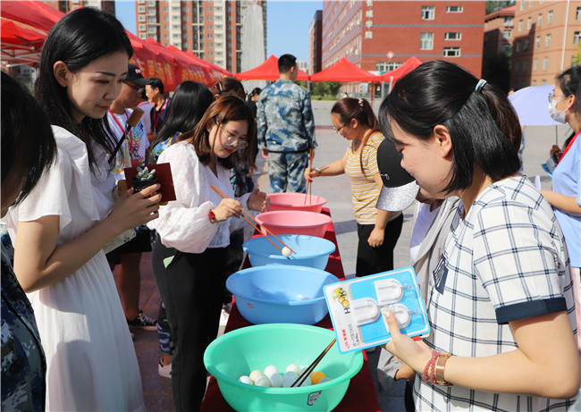 趣味运动 快乐无穷---必赢举办教职工趣味运动会庆祝第36个教师节