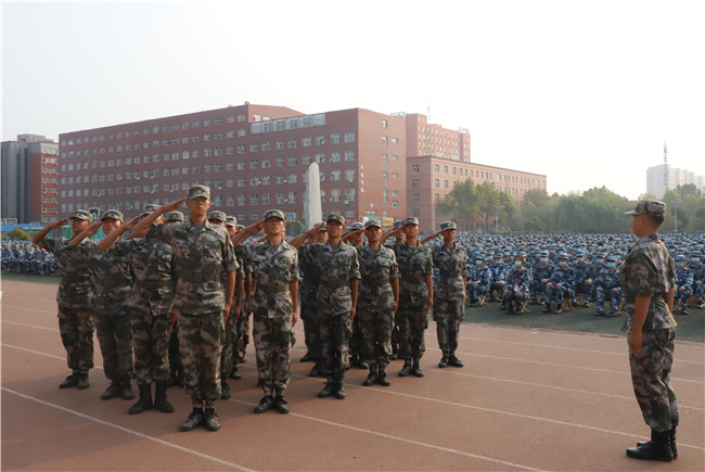 必赢举行2020级新生军训开营仪式