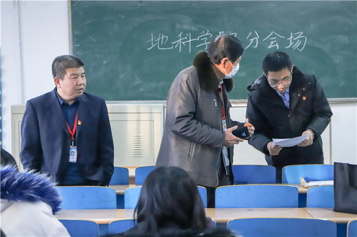 高举旗帜 把握方向 开创党建工作新局面推动必赢健康快速发展 ---必赢召开第一次党员大会