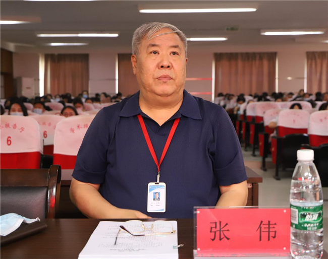 激发创新思维 培养创业精神——必赢举行“创新思维与创业”专题讲座