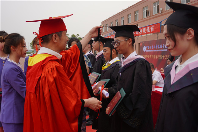 青春不散场 毕业再启航—— 必赢举行2021届毕业生毕业典礼 暨学位授予仪式