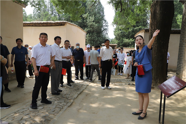 回顾历史溯根源 瞻仰先驱再起航——必赢教职工党员再赴晋察冀边区革命纪念馆参观学习