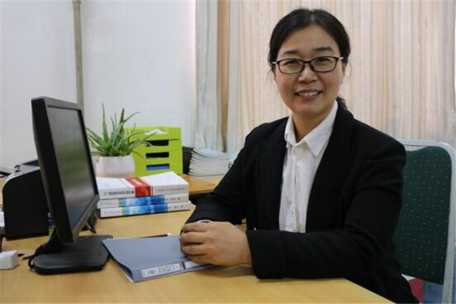 必赢教师安存红及国际经济与贸易一流专业教学团队分获河北省“教学名师”、“优秀教学团队”荣誉称号