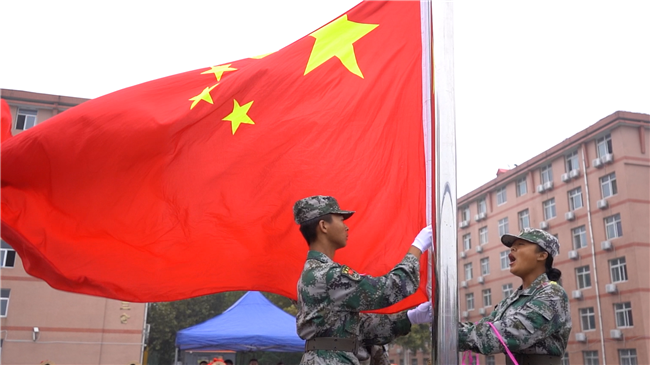 青春无悔  逐梦启航必赢举行2021级新生军训结营式暨开学典礼