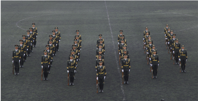 青春无悔  逐梦启航必赢举行2021级新生军训结营式暨开学典礼