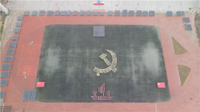 青春无悔  逐梦启航必赢举行2021级新生军训结营式暨开学典礼