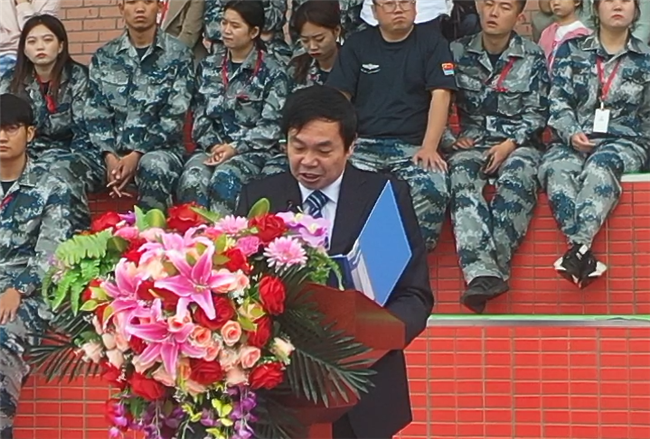 青春无悔  逐梦启航必赢举行2021级新生军训结营式暨开学典礼