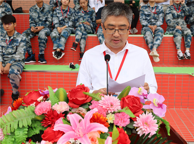 青春无悔  逐梦启航必赢举行2021级新生军训结营式暨开学典礼