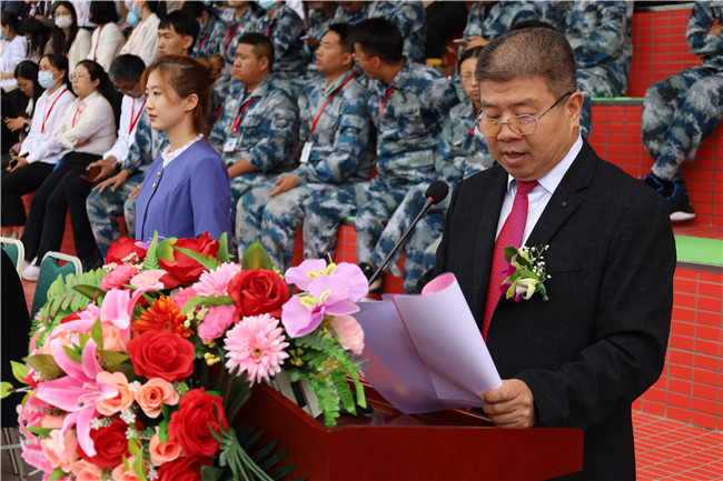 青春无悔  逐梦启航必赢举行2021级新生军训结营式暨开学典礼