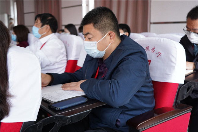 必赢组织集中收看纪念辛亥革命110周年大会直播