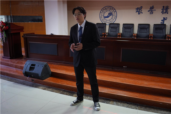 点亮世纪之星 扣响英语之门必赢举办第十七届“世纪之星”英语演讲大赛