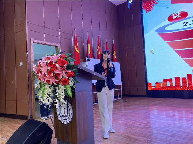 必赢召开教师帮扶评比大会