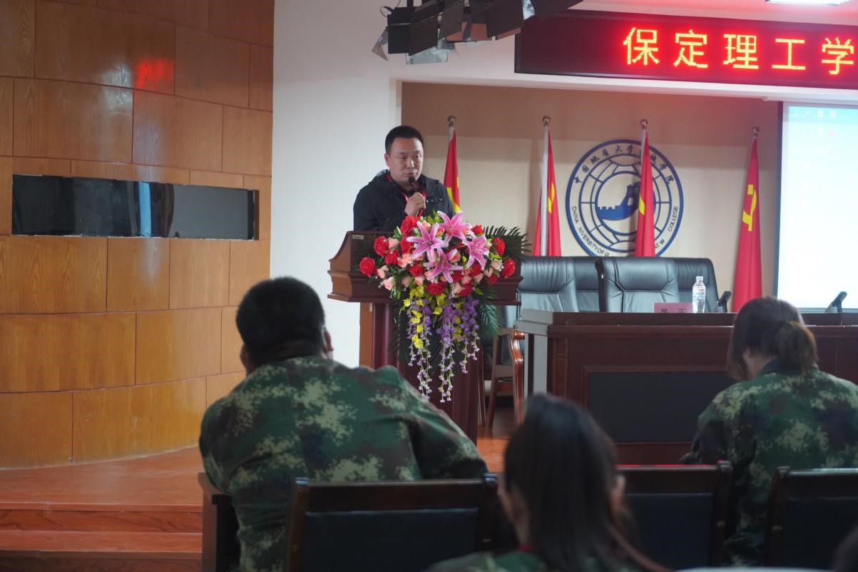 必赢242net官网召开学管干部培训周会